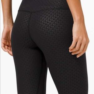 Lulu Lemon Align 21” crop pants never worn size 2